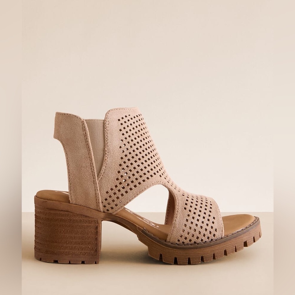 NIB Brand New In Box Very G Milsy Vegan Suede Boho Festival Heels Sandals - Picture 4 of 10